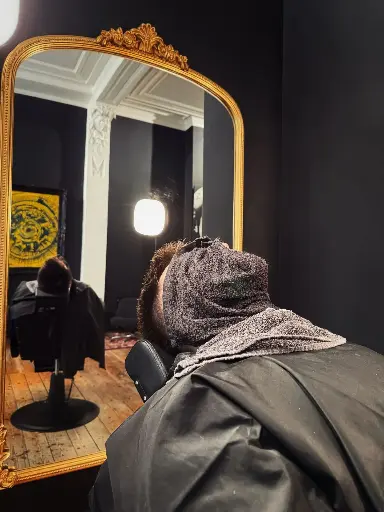 Coupe + Taille de Barbe + Rasage et Serviette chaude (75,00€)